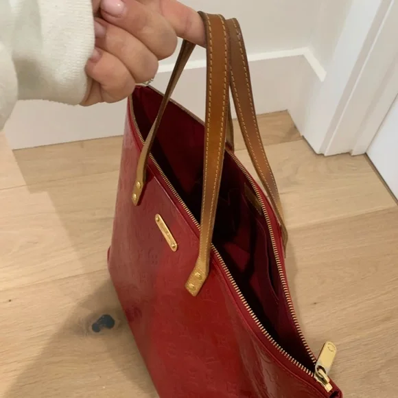 Louis Vuitton Bellevue Monogram Vernis GM Handbag - Picture 3 of 7